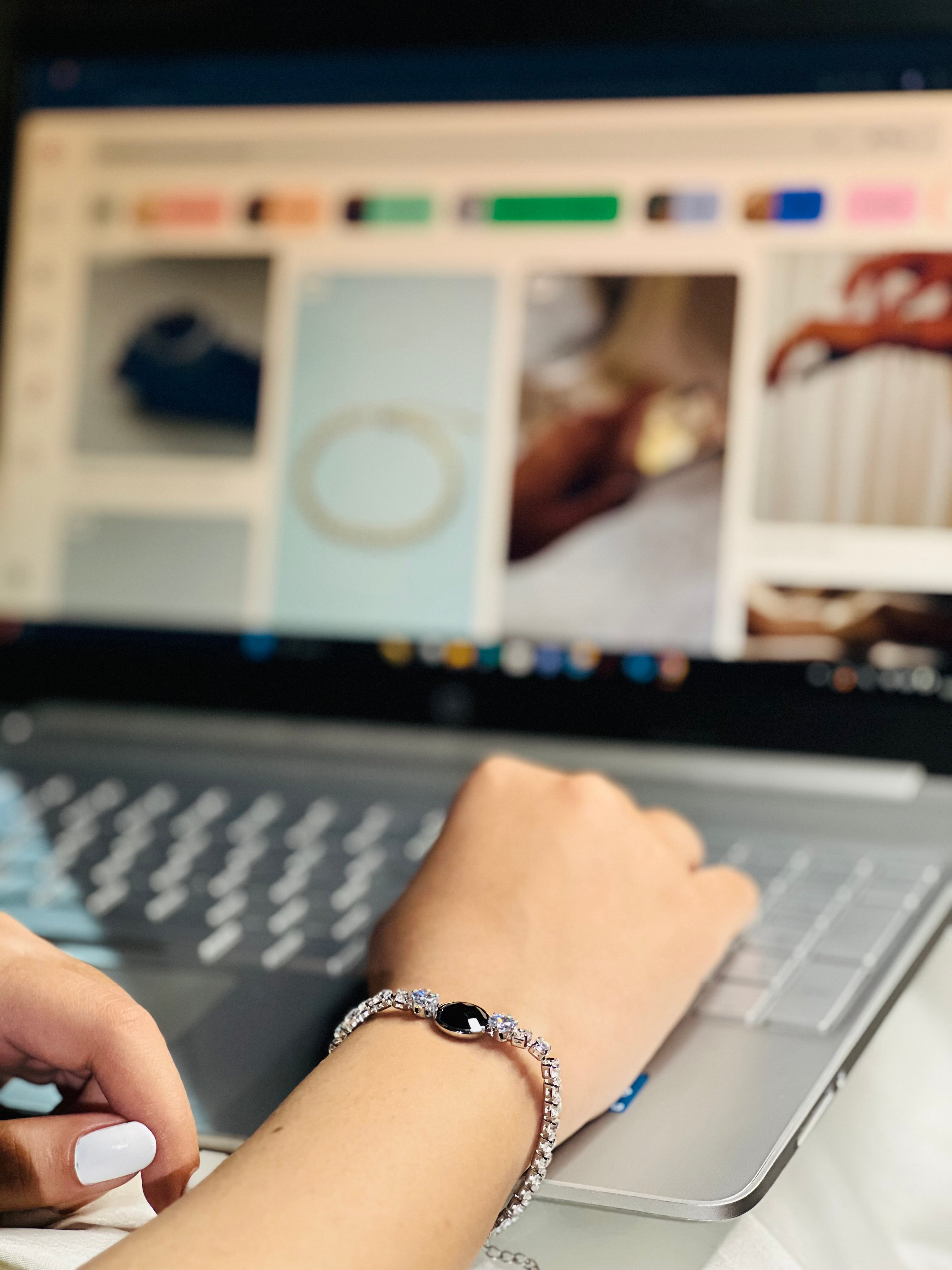 Circle Charm Bracelet